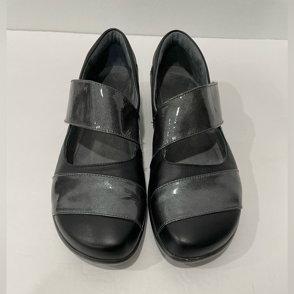 Naot Women’s Size 40 Comfortable Mary Jane Velcro Strap Shoes Made in Israel - Picture 4 of 12